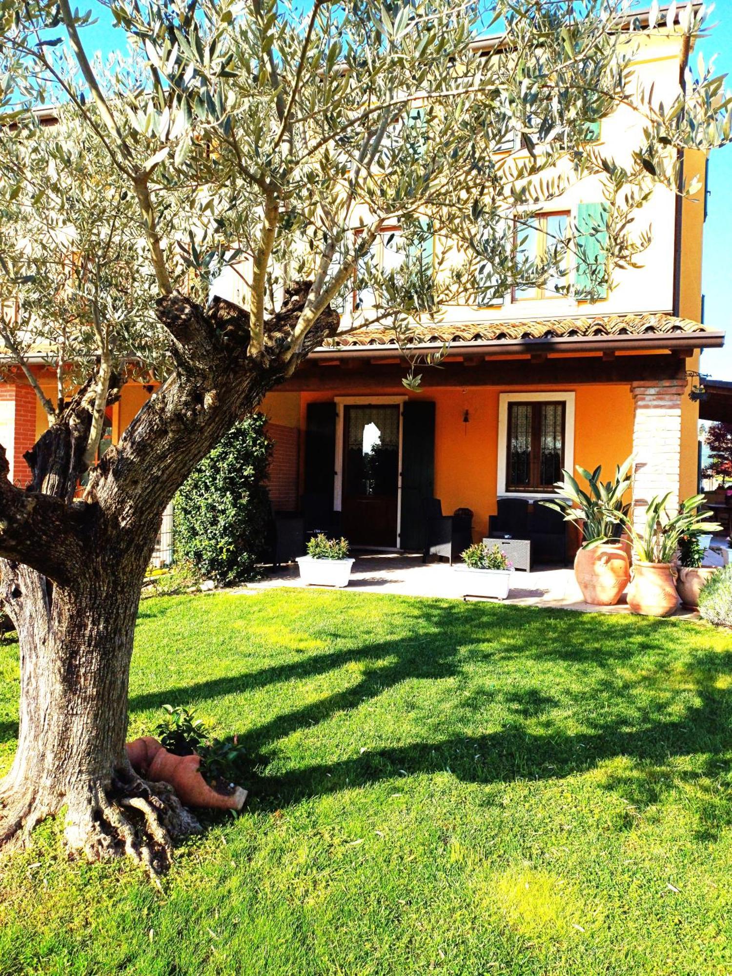 B&B Civico 61 Pastrengo Exterior photo